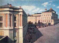 Кремль. Оружейная палата (слева) и Большой Кремлёвский дворец. *jpg, 900×655, 168 Kb