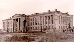 1930-е годы. Здание будущего химтехникума. *jpg, 900×522, 156 Kb