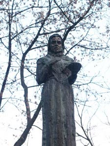 Памятник «Скорбящая Мать» (г.Щелково, территория РКК «Славия»)